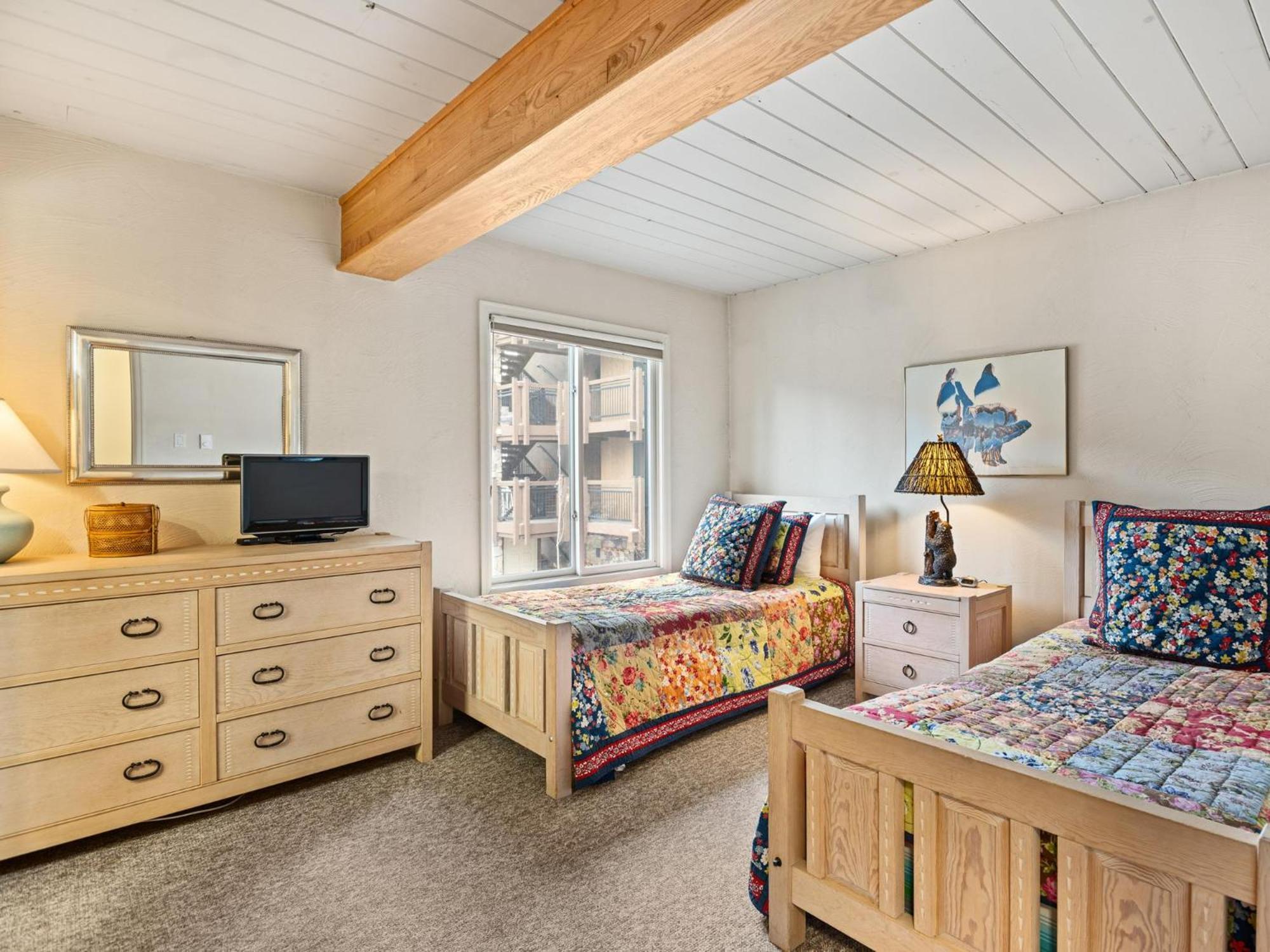 Lift One - One, Two, Three Bedroom Units Adjacent To Downtown Aspen