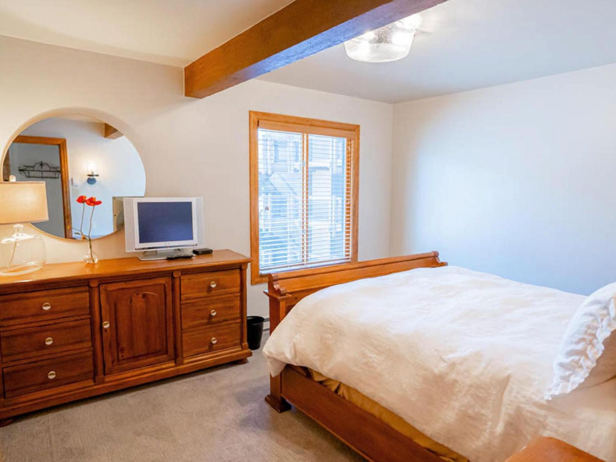 Lift One - One, Two, Three Bedroom Units Adjacent To Downtown Apartamento
