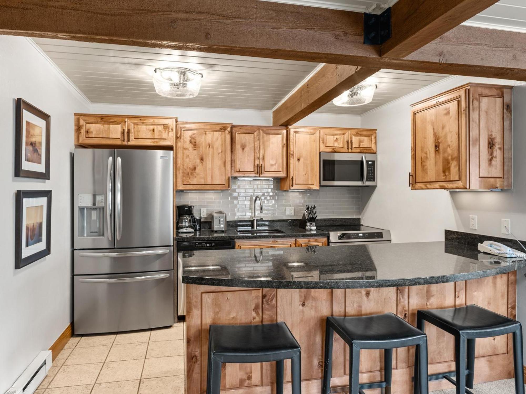 Lift One - One, Two, Three Bedroom Units Adjacent To Downtown