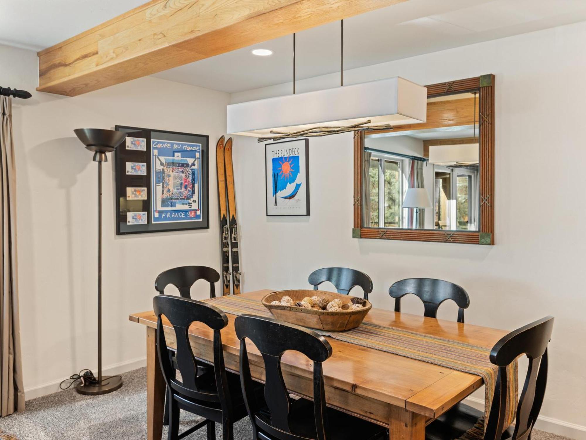 Lift One - One, Two, Three Bedroom Units Adjacent To Downtown *