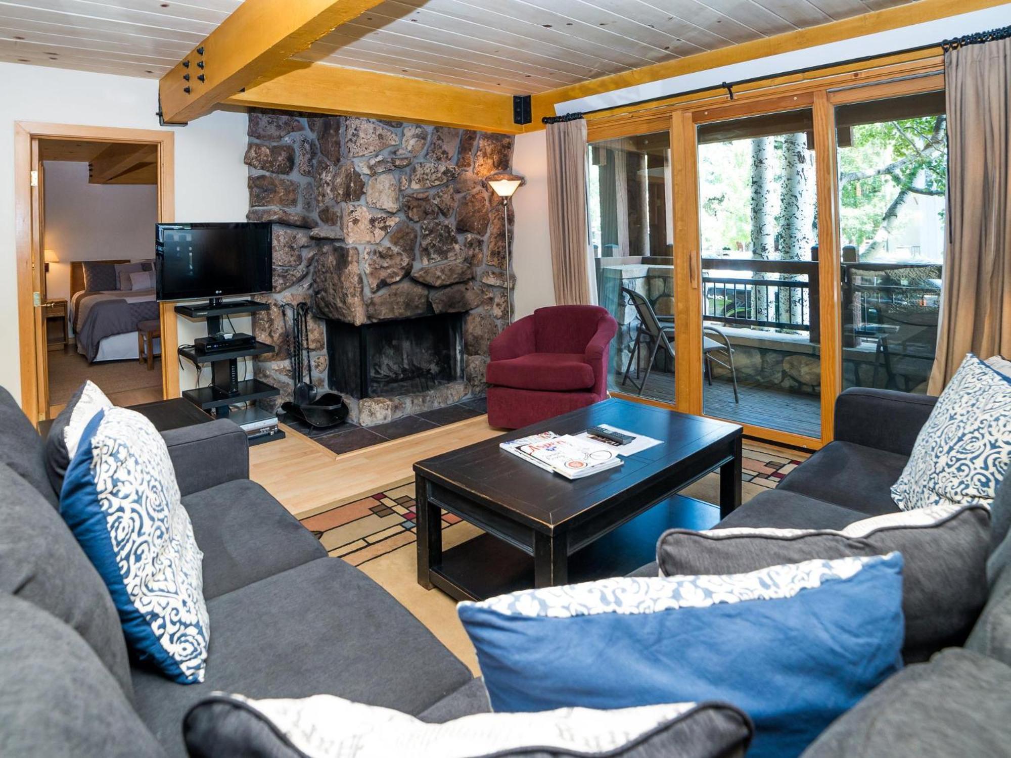 Apartamento Lift One - One, Two, Three Bedroom Units Adjacent To Downtown *