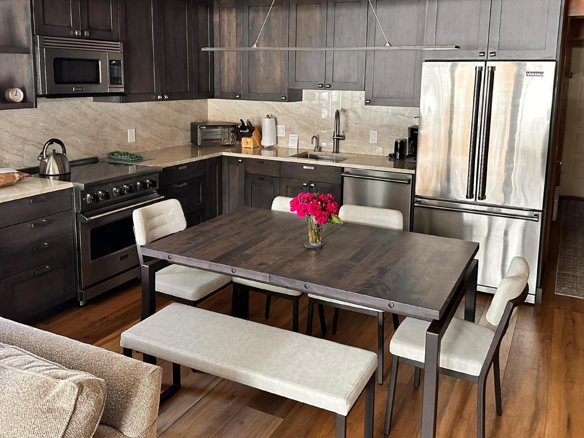 Apartamento Lift One - One, Two, Three Bedroom Units Adjacent To Downtown *