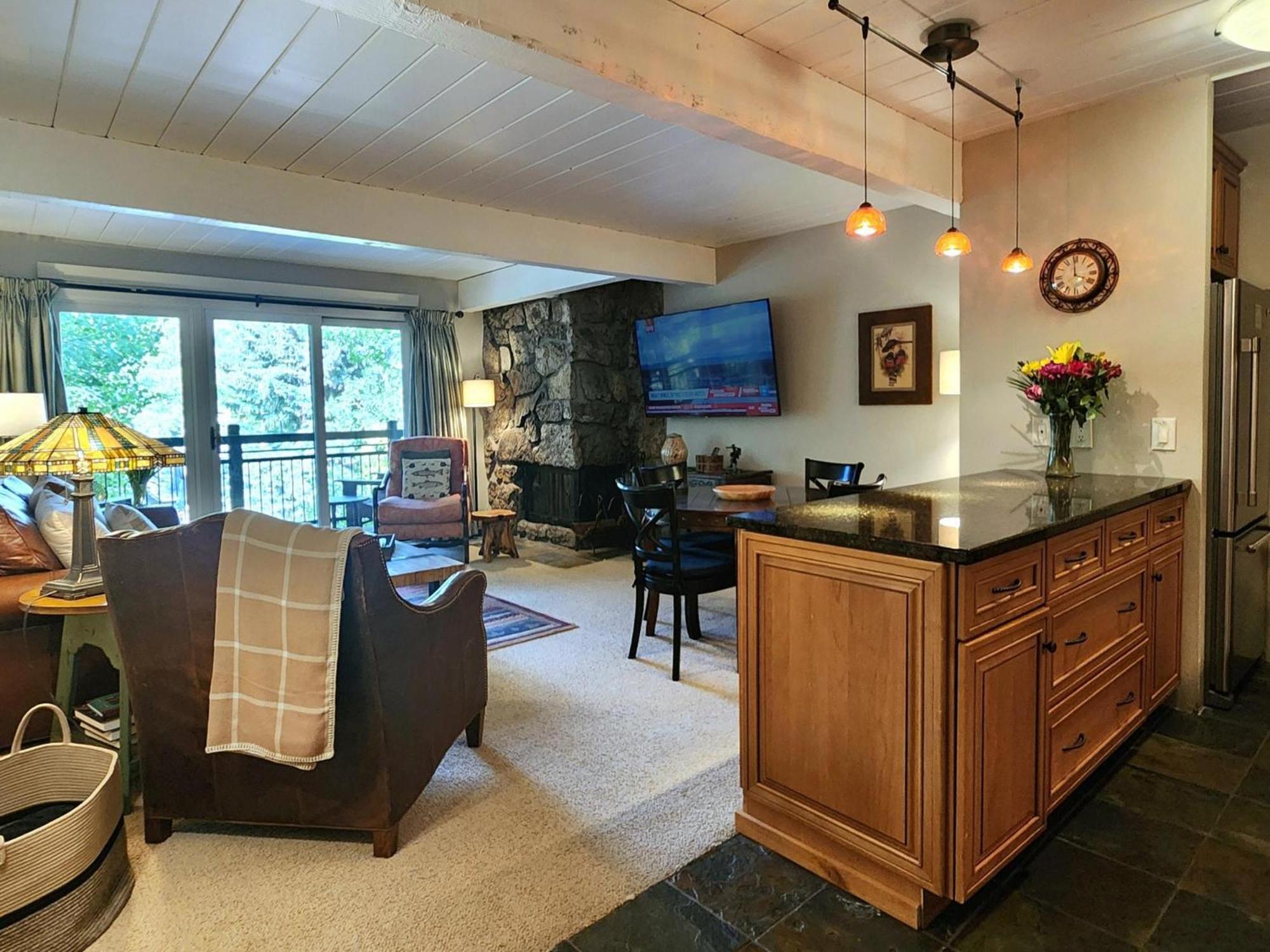 Apartamento Lift One - One, Two Three Bedroom Units Adjacent To Downtown